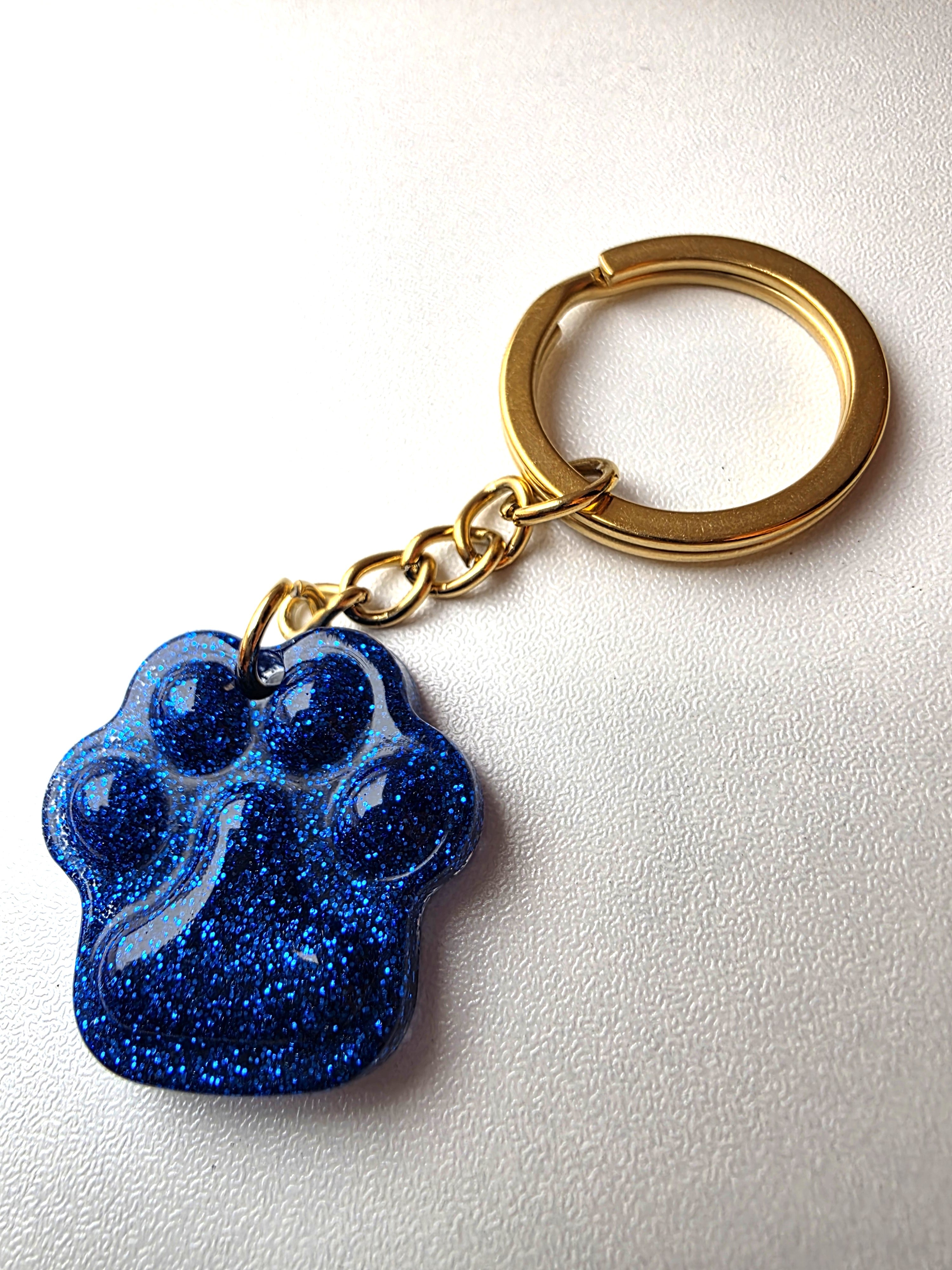 Porte clés en patte de chien  -couleur marine - la fabrique à pampille
