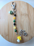 Porte clés /bijou pour sac  -multicolore- breloques champignons cadenas - la fabrique à pampilles