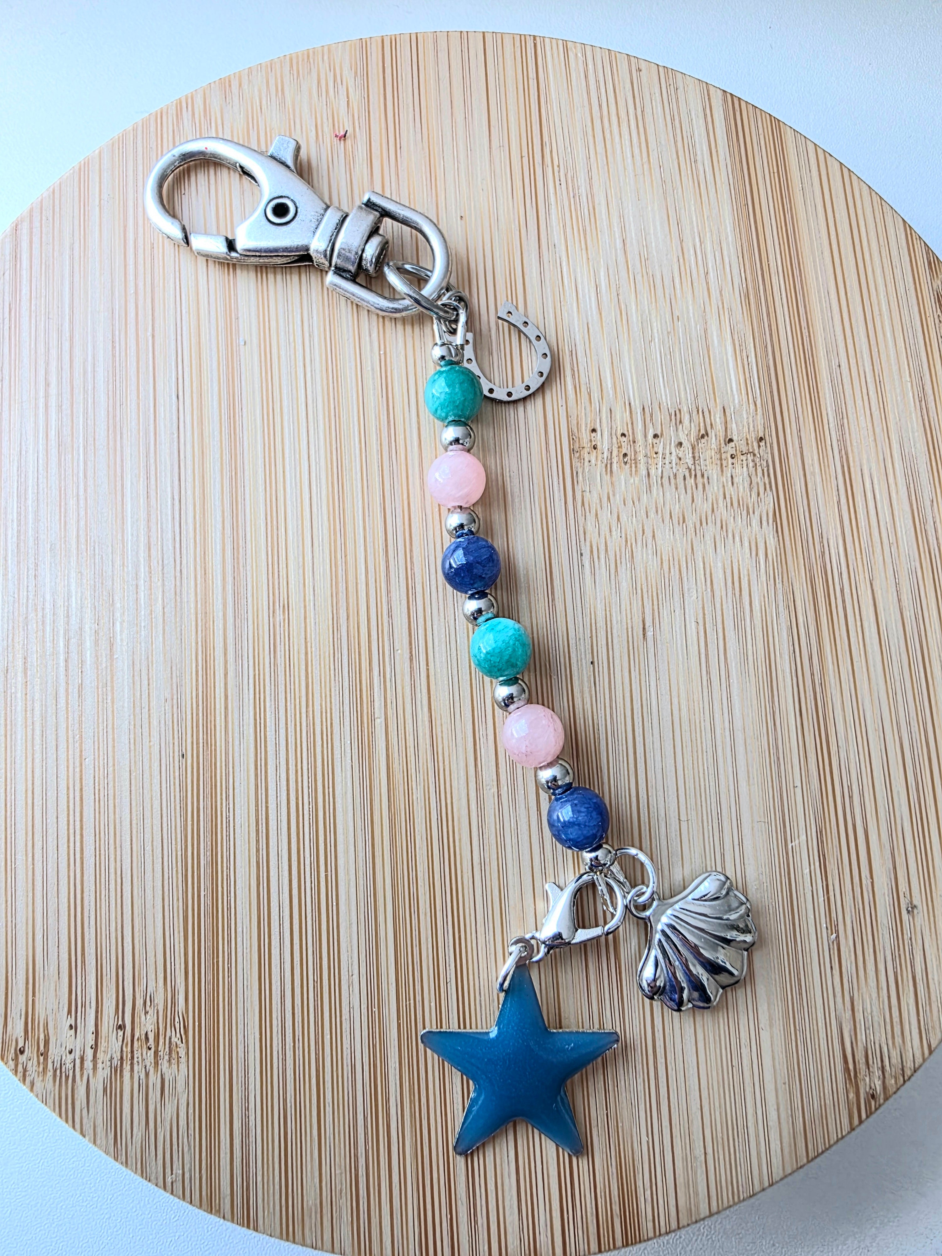 Porte clés /bijou pour sac  -multicolore- breloques coquillage et etoile de mer - la fabrique à pampille