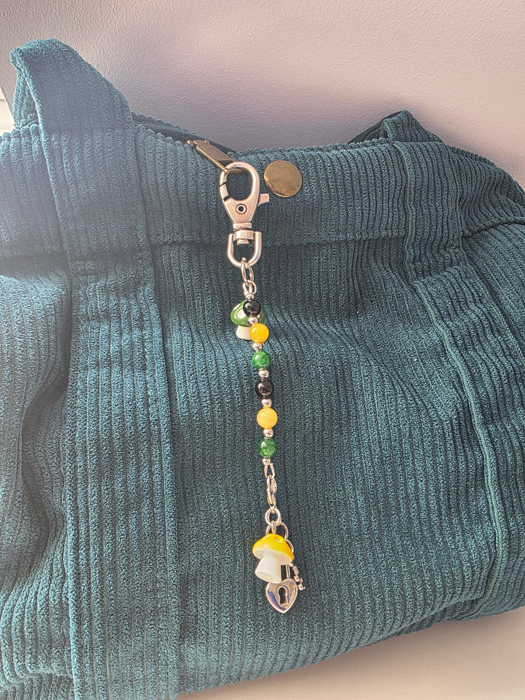 Porte clés /bijou pour sac  -multicolore- breloques champignons cadenas - la fabrique à pampilles
