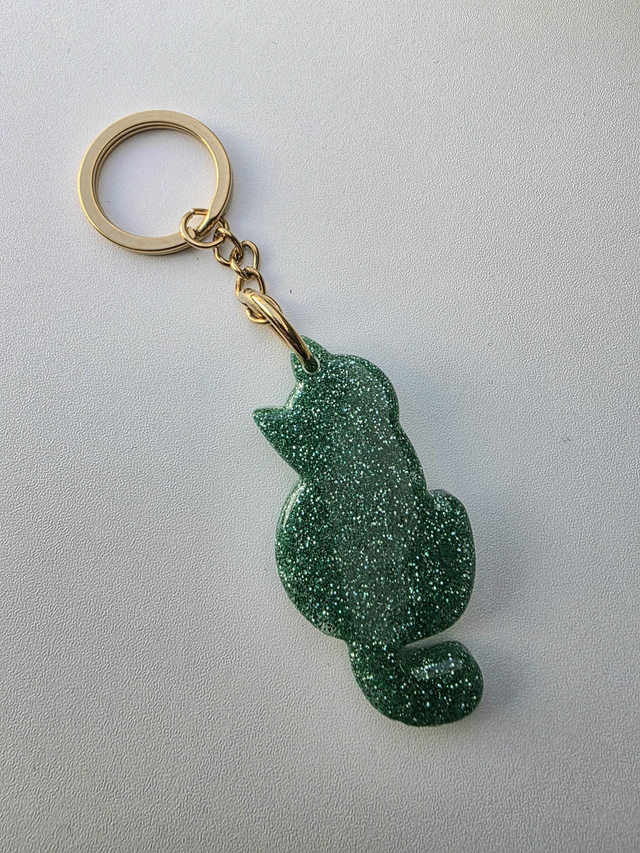Porte clés /bijou pour sac en forme de chat  -couleur vert- la fabrique à pampilles