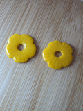 Pampilles en résine modèle Pauline- couleur jaune- la fabrique à pampilles