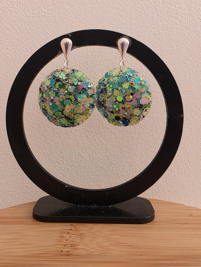 Boucles d oreilles couleur argentée - dome vert pailleté - la fabrique à pampilles