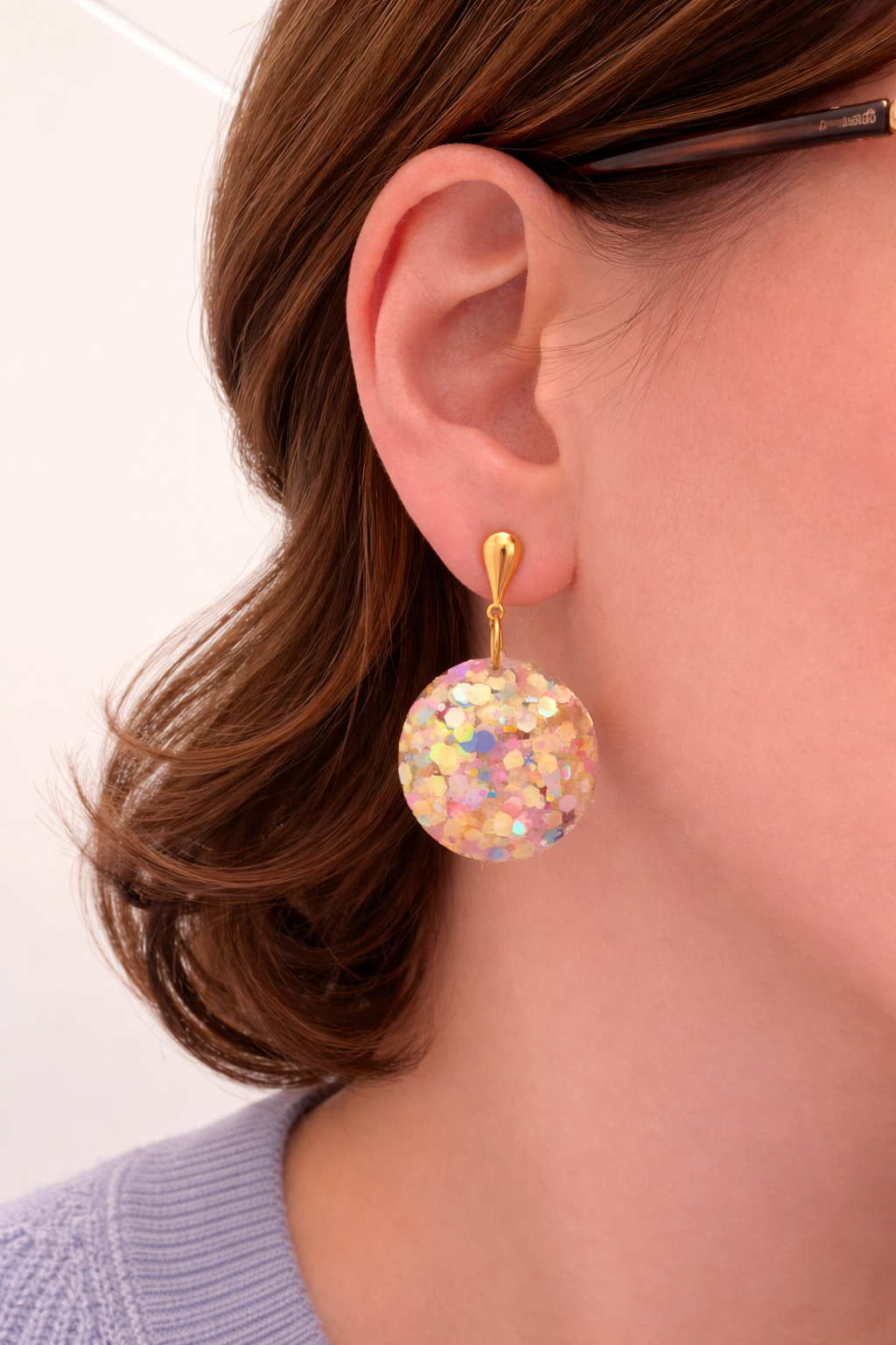 Boucles d oreilles couleur argentée - dome jaune pailleté - la fabrique à pampilles