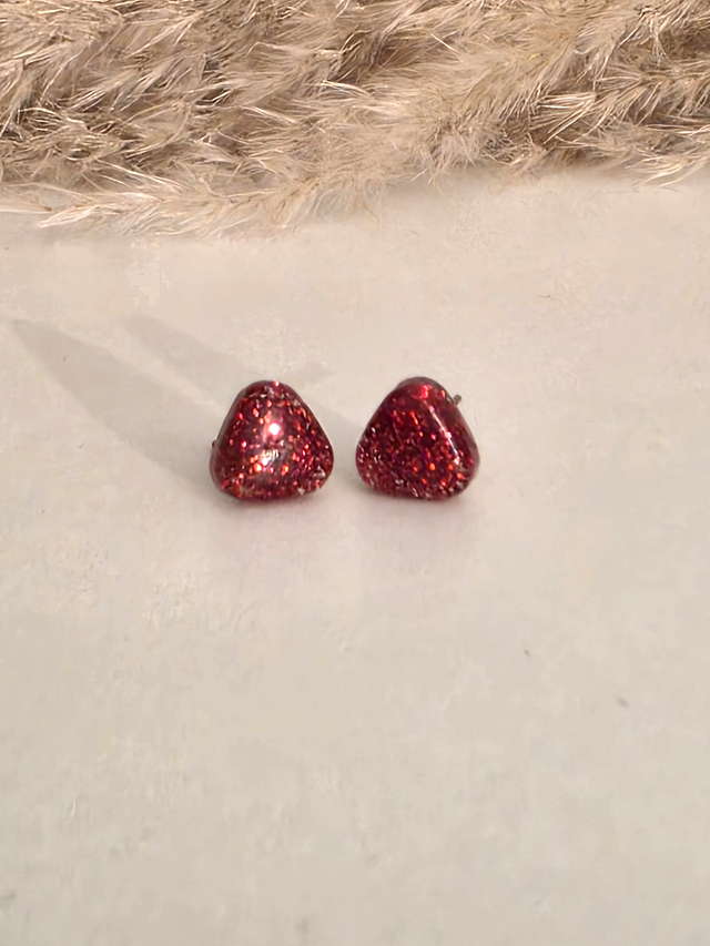 Puces d oreilles couleur rouge pailleté - la fabrique à pampilles