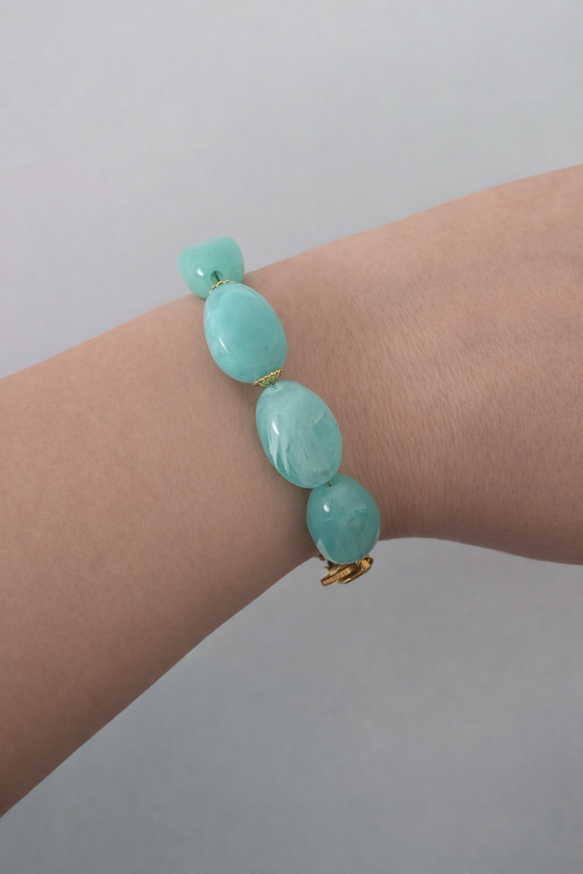 Bracelet en perles ovales couleur vert d'eau- la fabrique à pampilles
