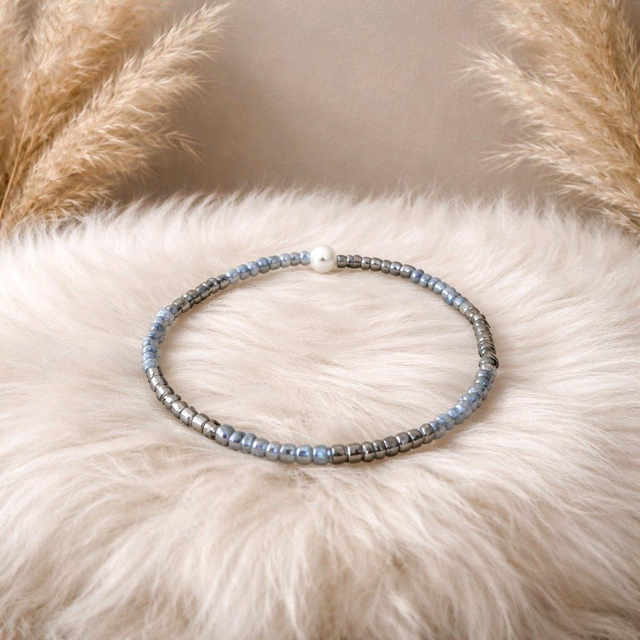 Bracelet en mini perles couleur gris- la fabrique à pampilles