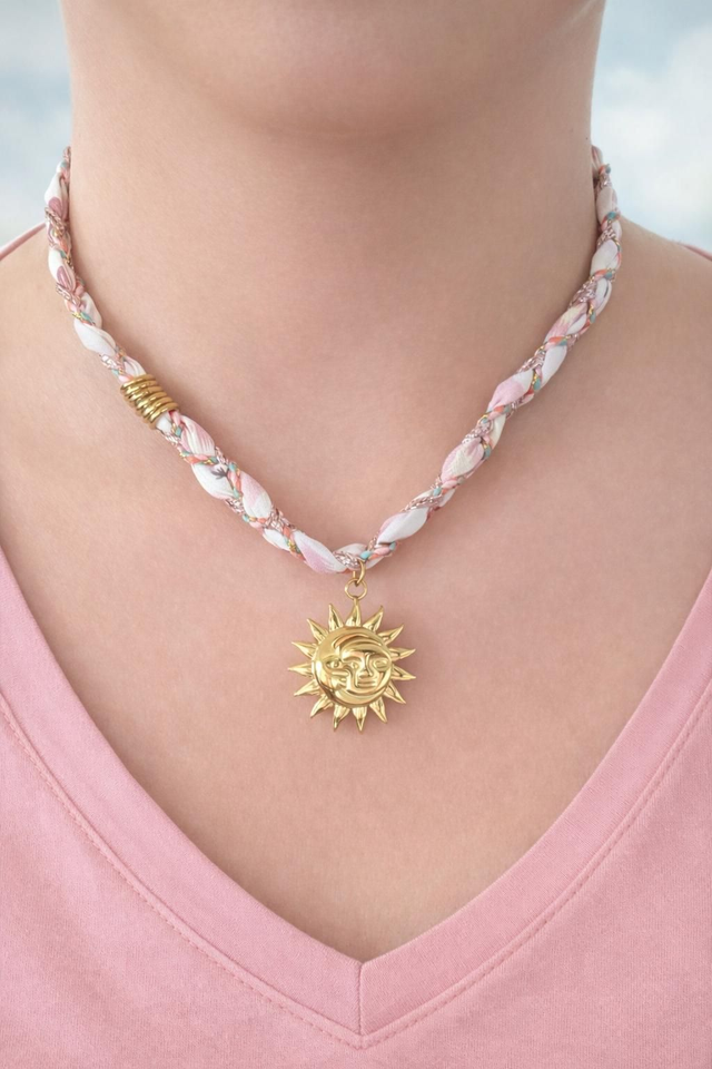 Collier tressé - couleur rose breloque soleil lune - la fabrique à pampilles