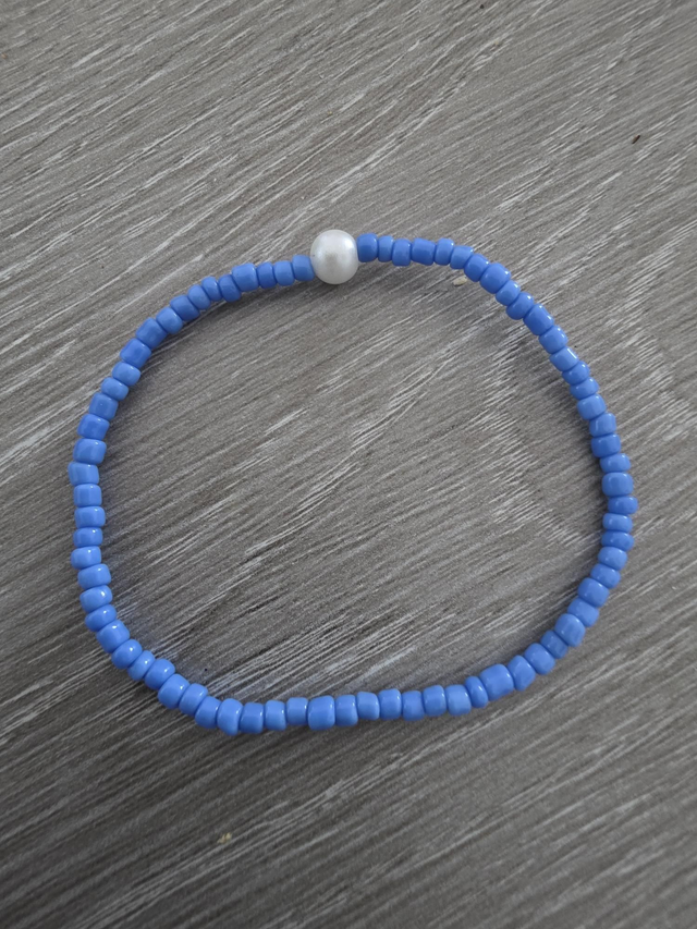 Bracelet en mini perles couleur bleu- la fabrique à pampilles