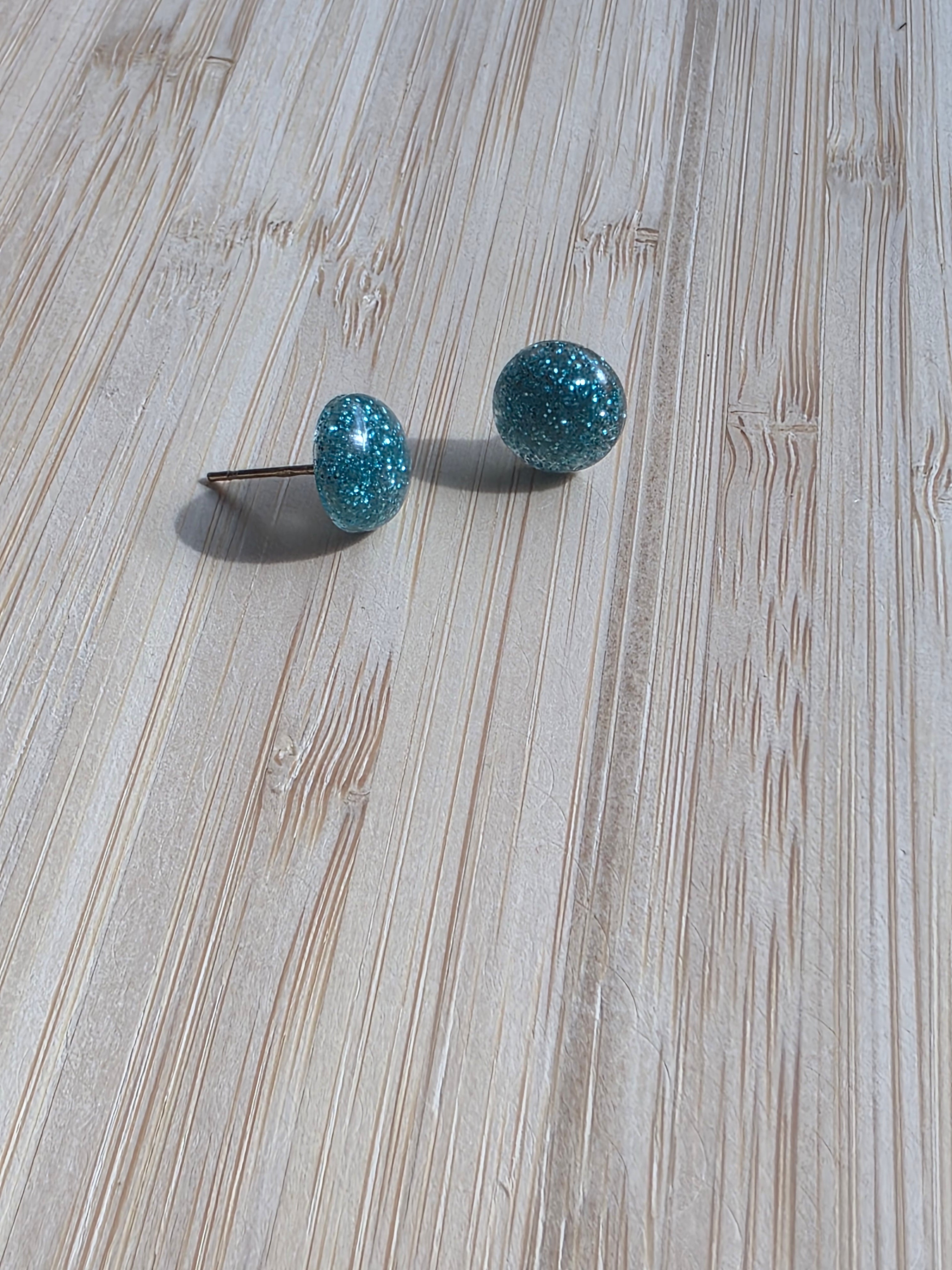 Puces d oreilles dôme lisse bleu turquoise