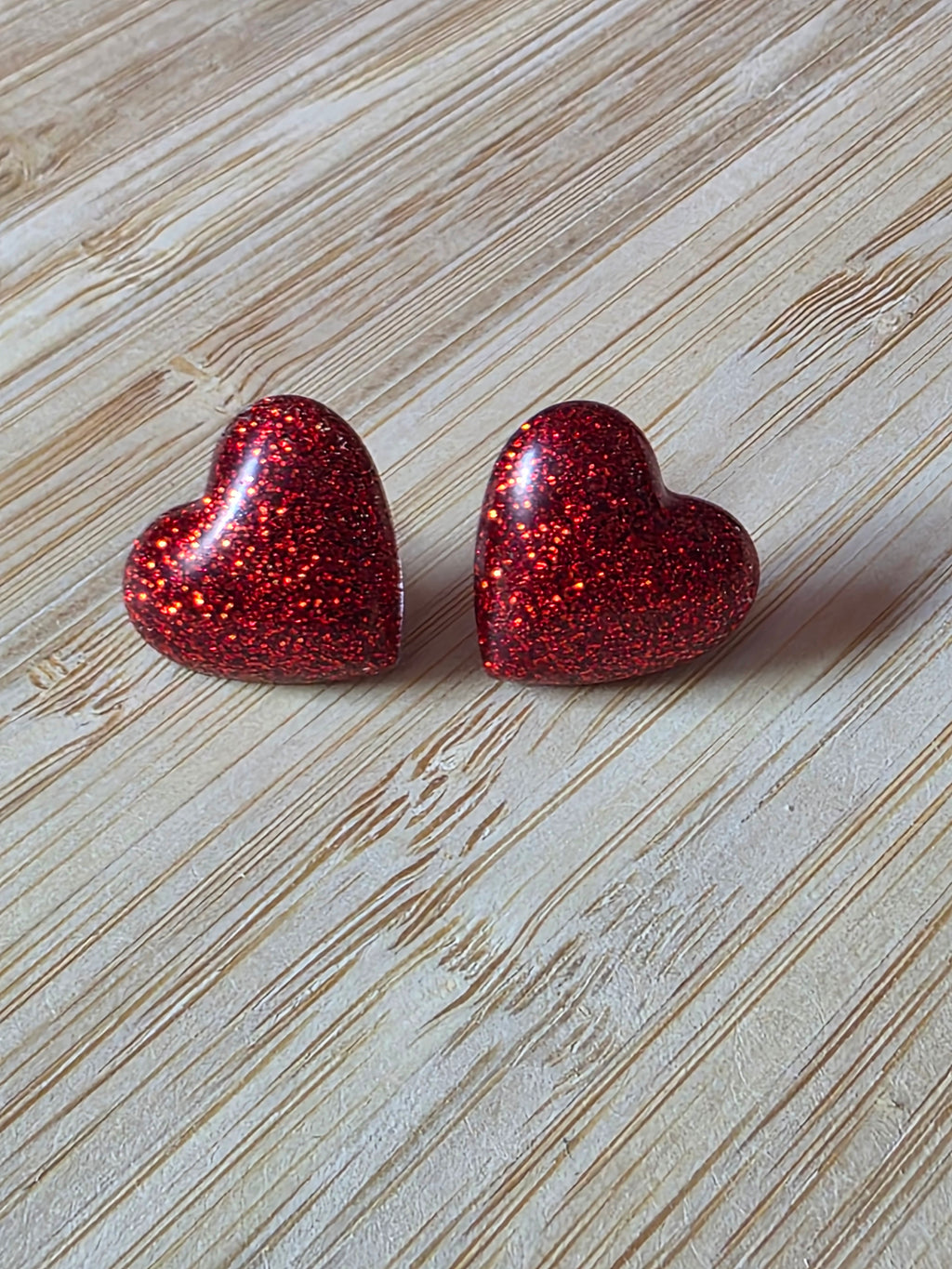 Puces d oreilles grand coeur - rouge pailleté