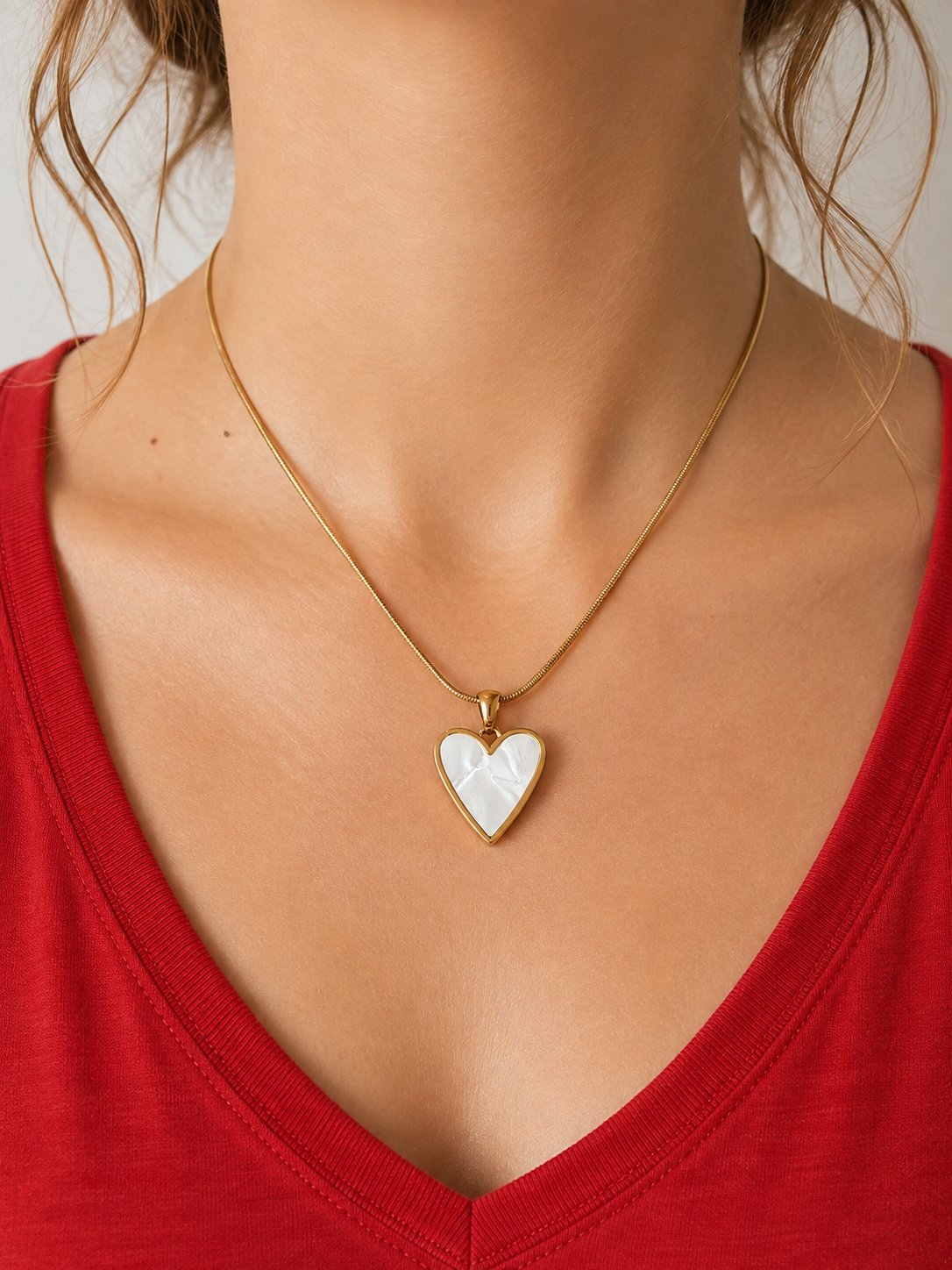 Collier maille serpentine dorée - Cœur Nacré blanc