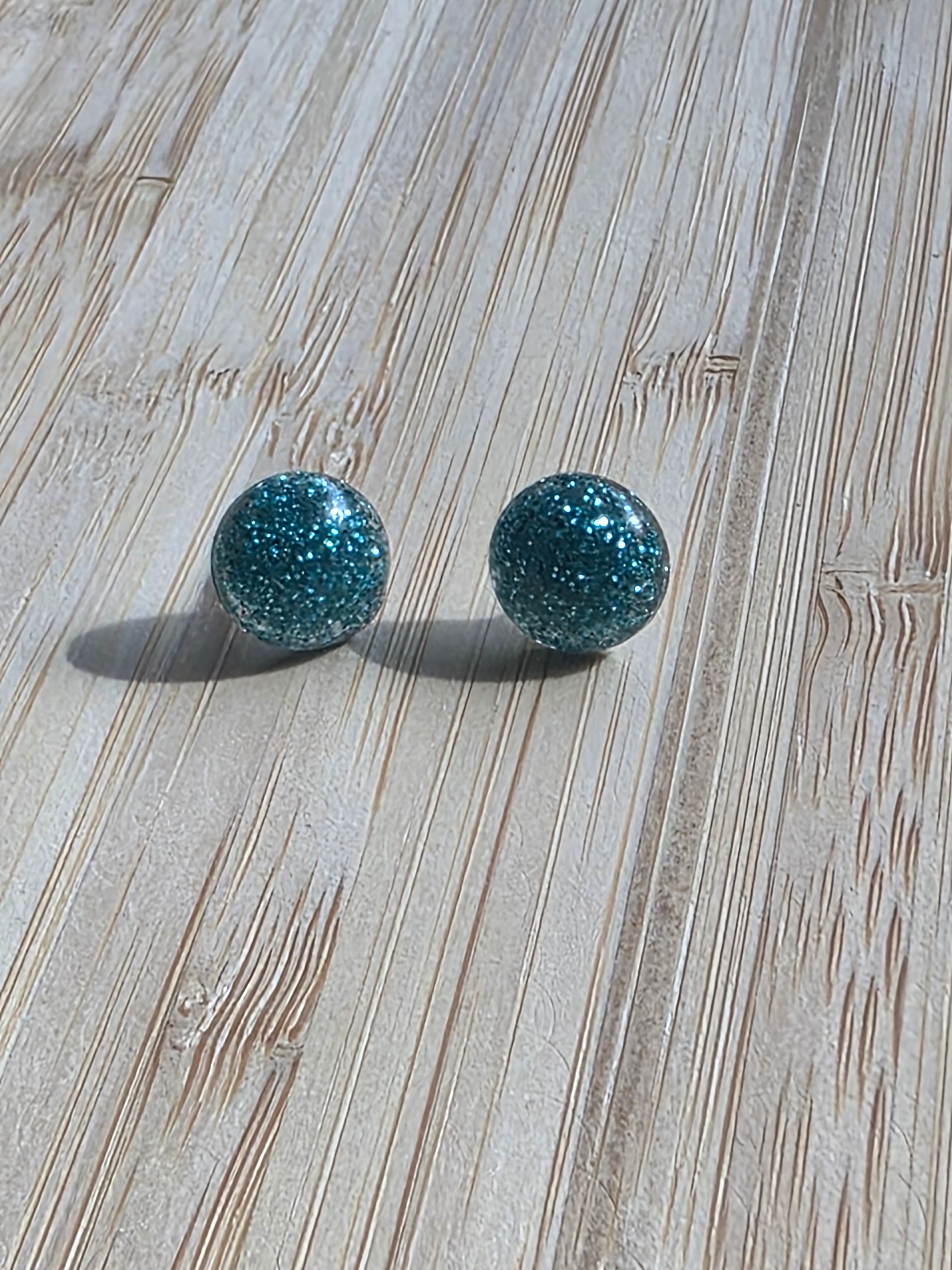 Puces d oreilles dôme lisse bleu turquoise