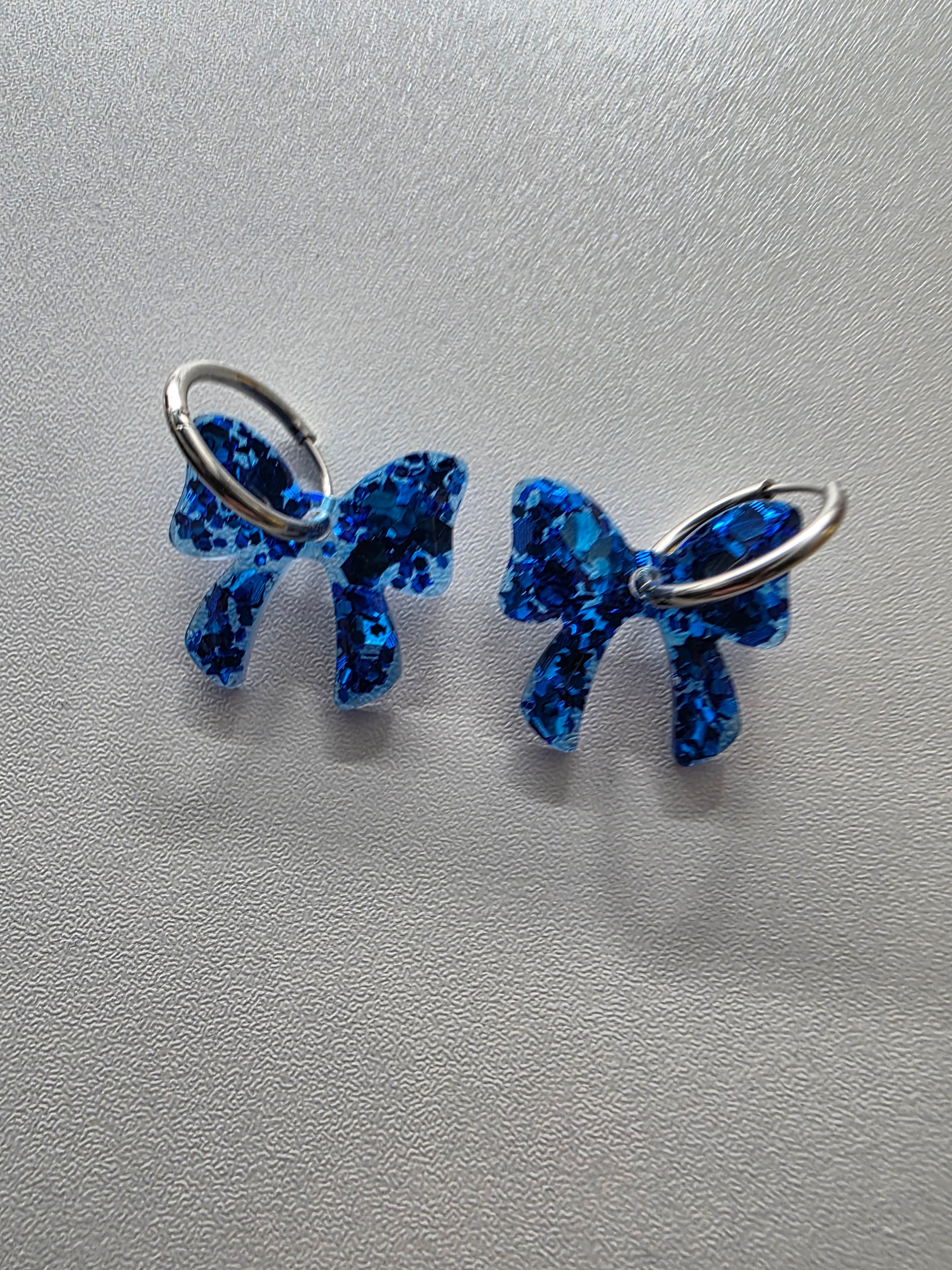 Pampilles Bow Tie en résine – Bleu foncé