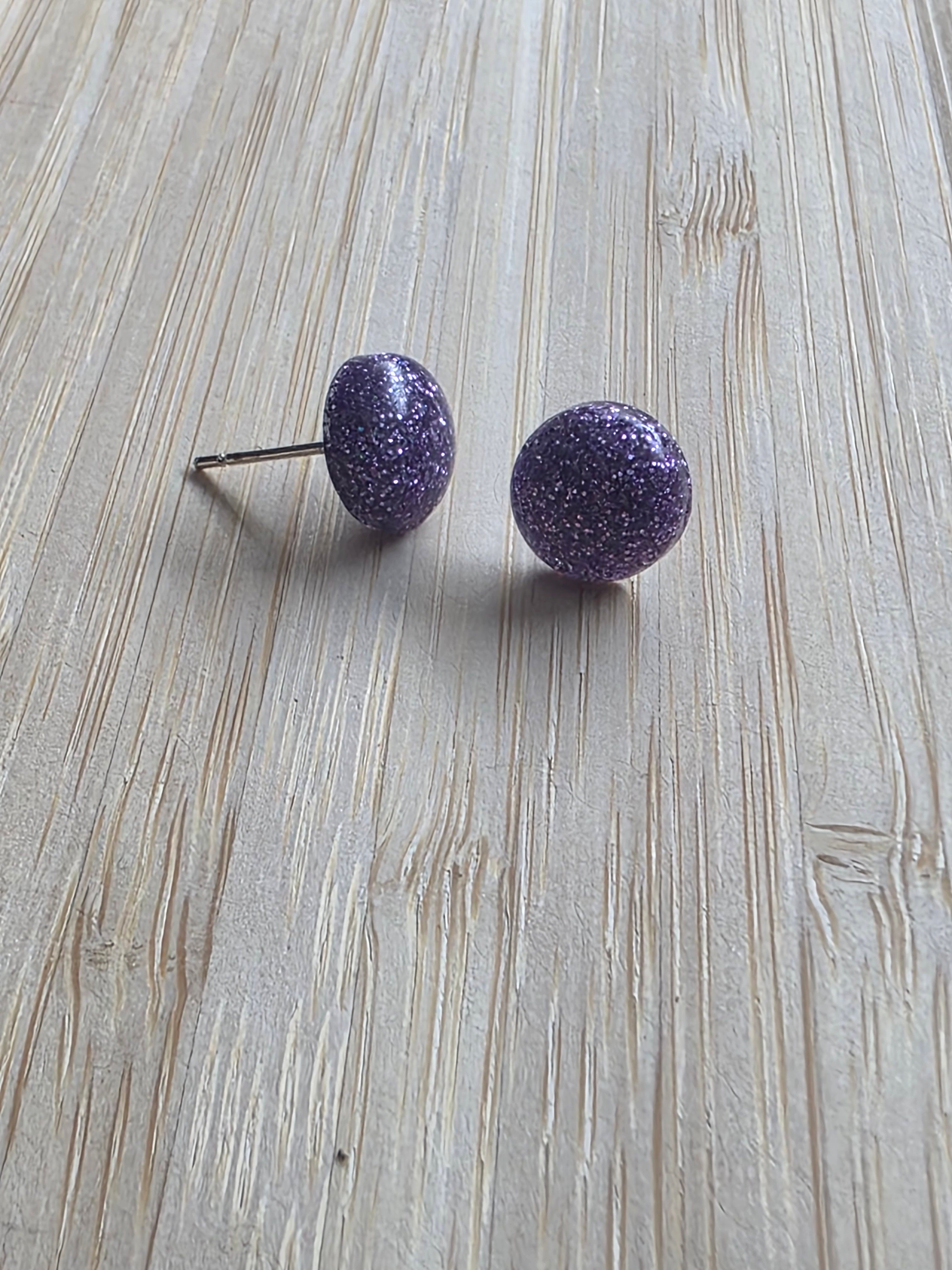 Puces d'oreilles dôme lisse – Violet