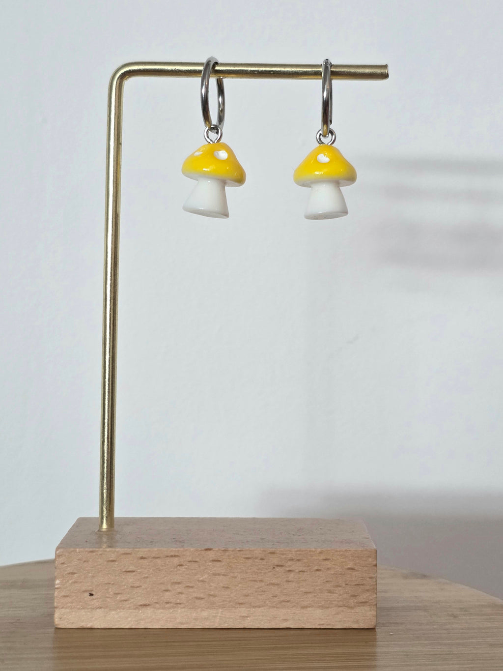 Boucles d oreilles creoles champignons jaune