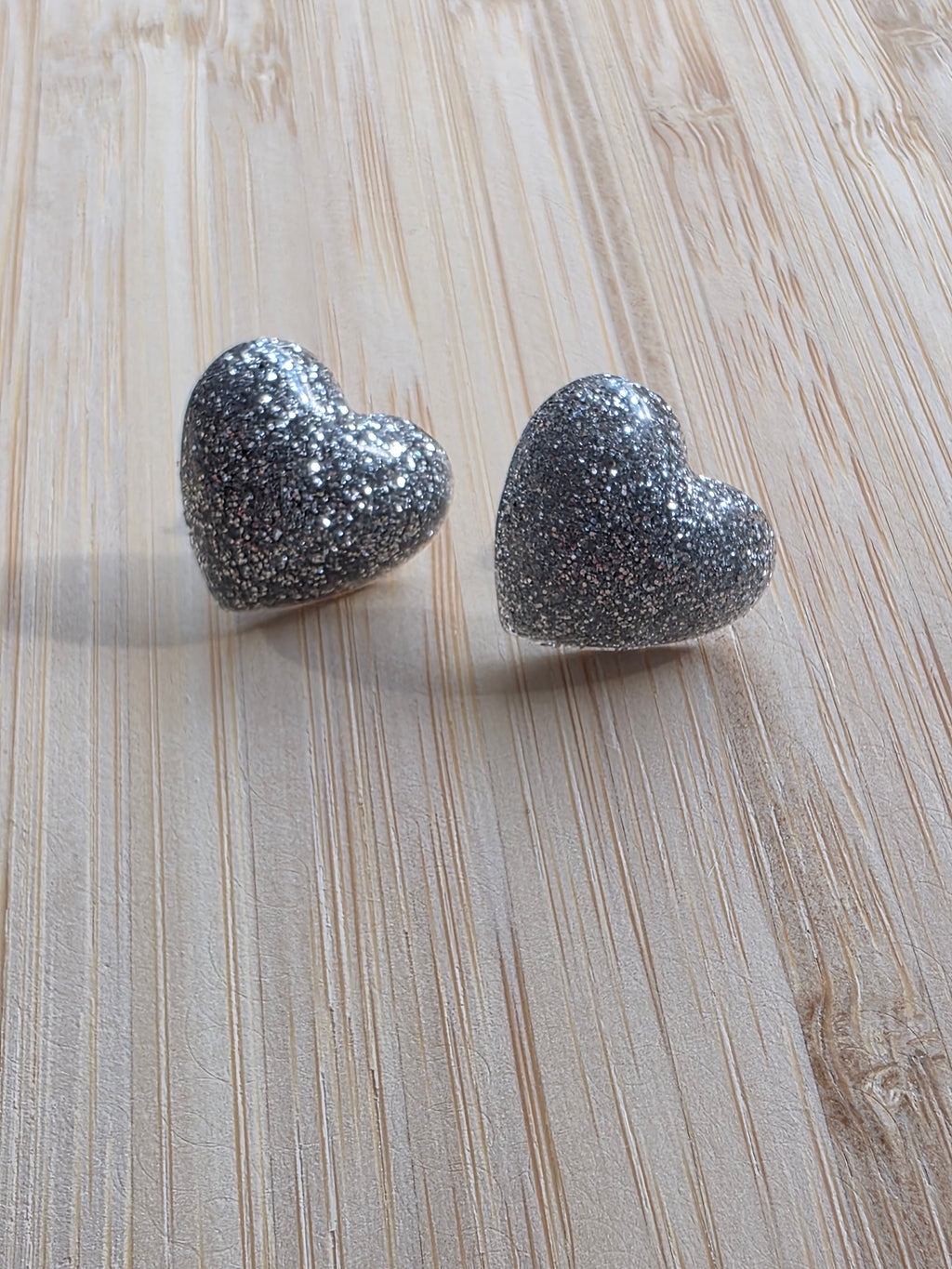 Puces d oreilles grand coeur - gris pailleté