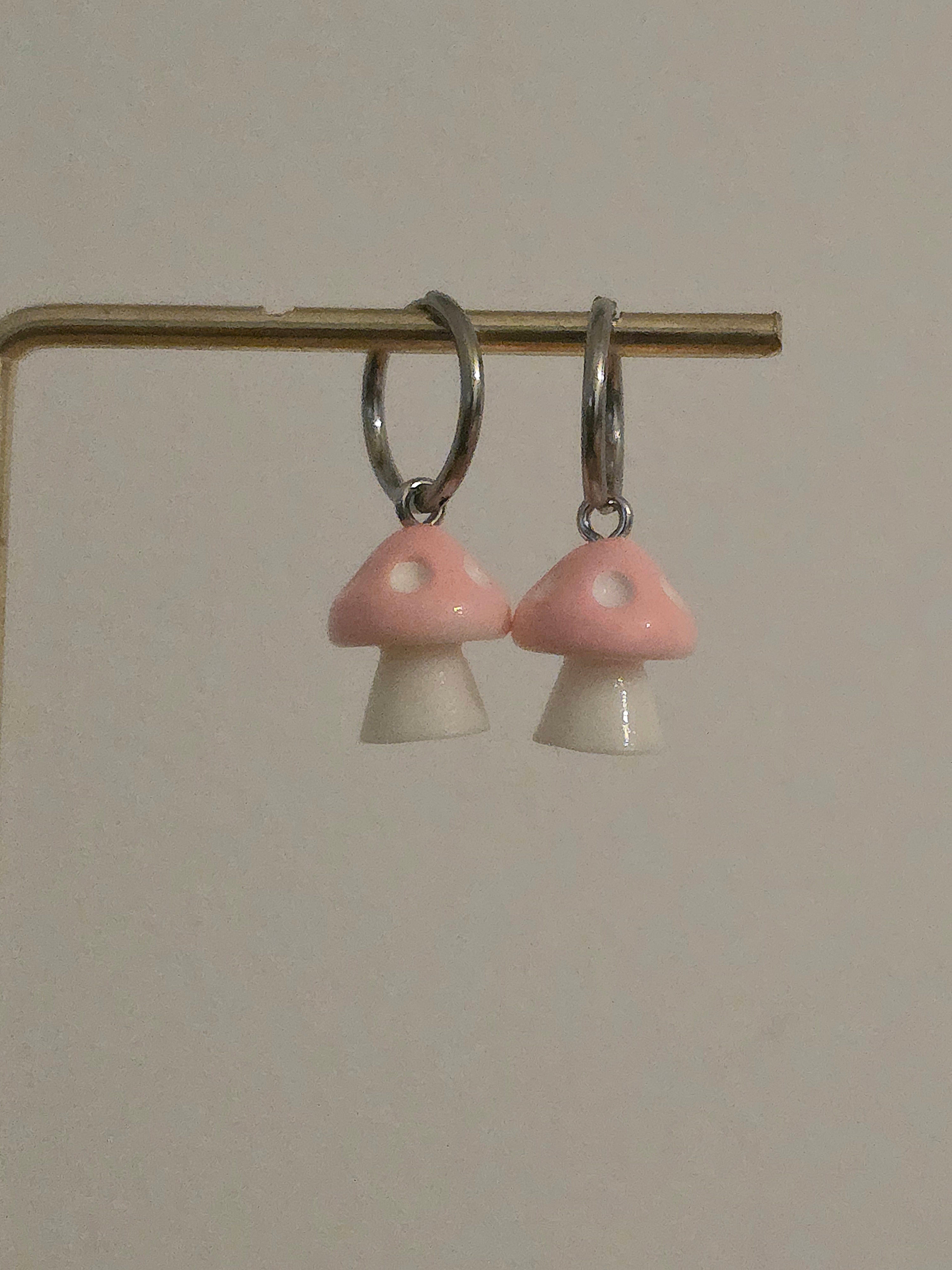 Boucles d oreilles creoles champignons rose pale