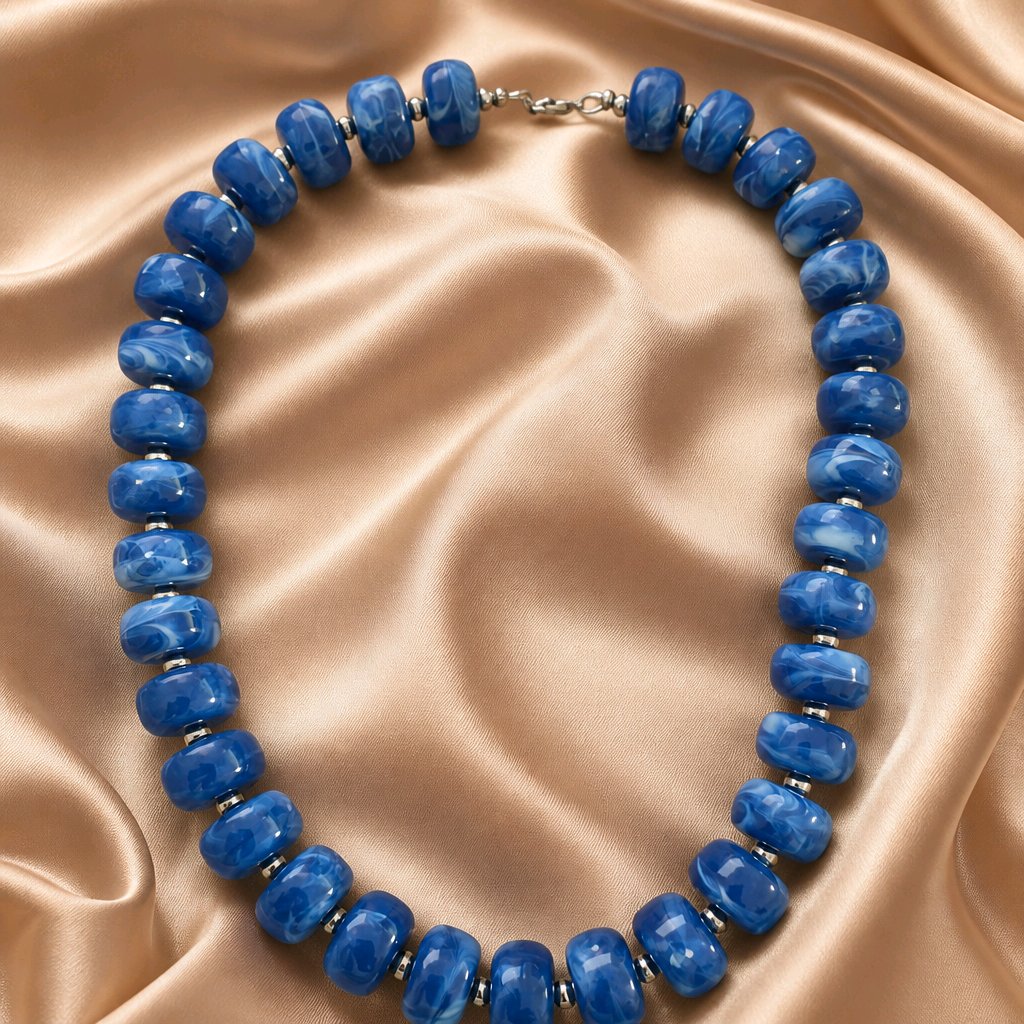 Collier grosses perles en acrylique bleu marbré