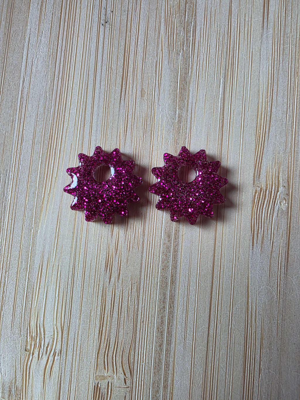 Pampilles en résine soleil fuchsia - Modèle little sun