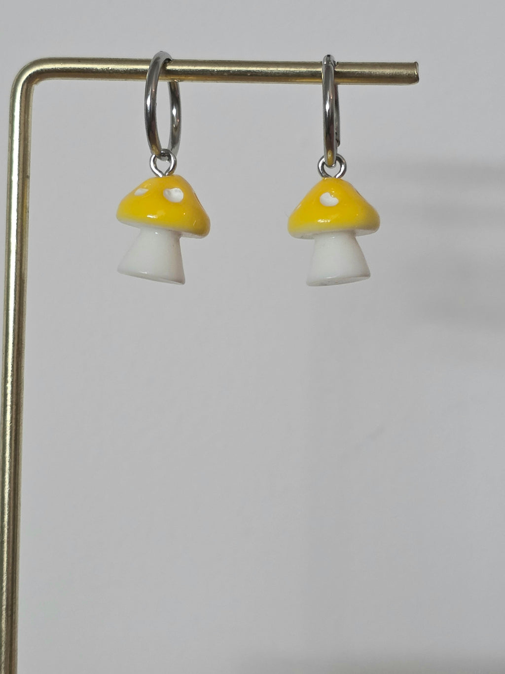 Boucles d oreilles creoles champignons jaune