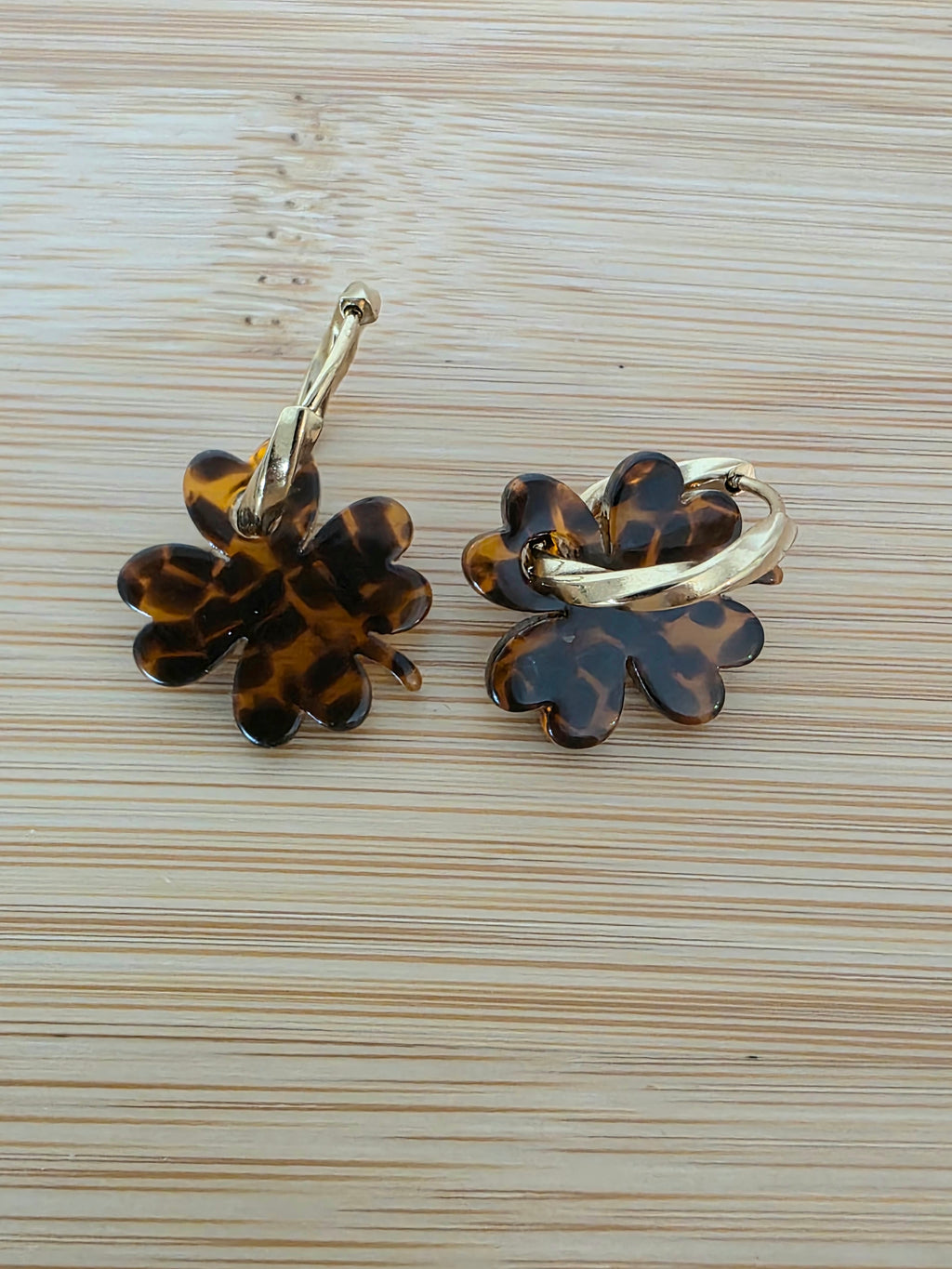 Boucles d oreilles creoles trefle leopard