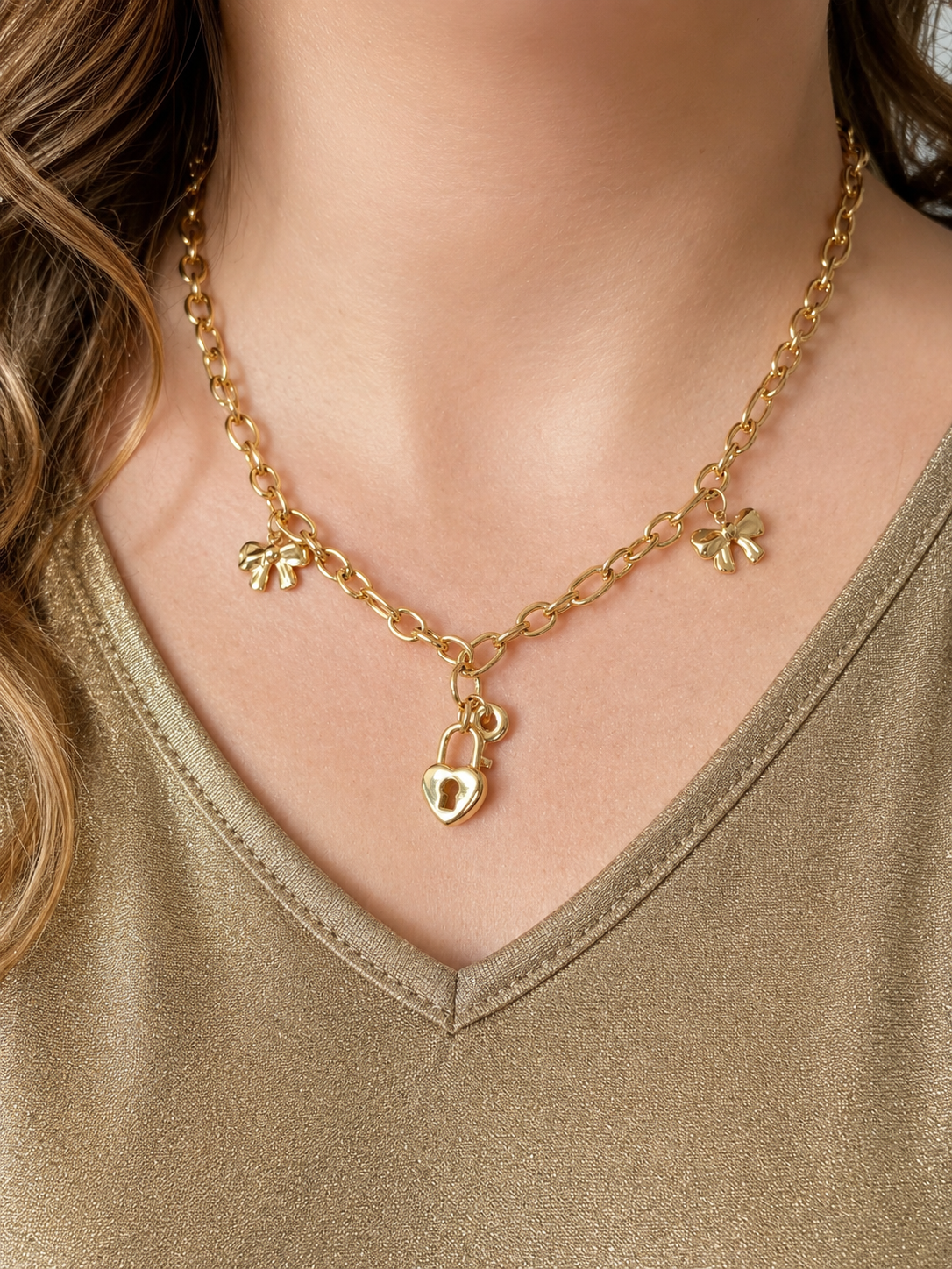 Collier doré grosses mailles cadenas