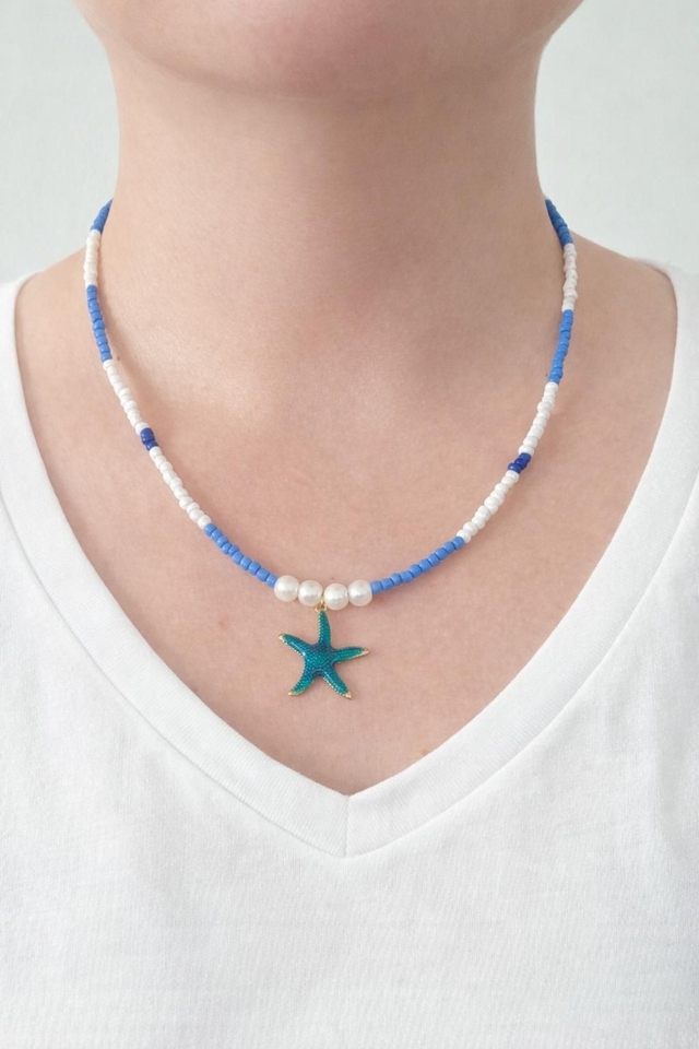 Collier en mini perles- breloque etoile de mer- la fabrique à pampilles