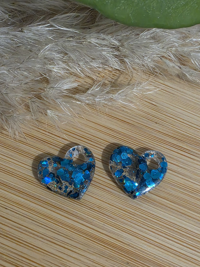 Pampilles interchangeables modèle Coeur perdu en résine couleur bleu pailleté - la fabrique à pampilles
