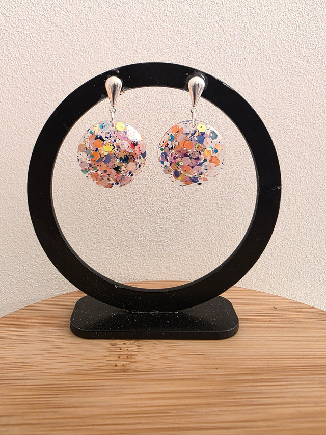 Boucles d oreilles couleur argentée - dome rose pailleté - la fabrique à pampilles