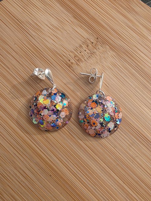 Boucles d oreilles couleur argentée - dome rose pailleté - la fabrique à pampilles